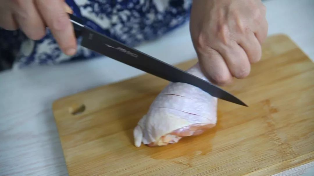 想吃炸鸡不油腻,烫嘴焦香蜜汁纸包鸡,肉汁满满过足瘾!