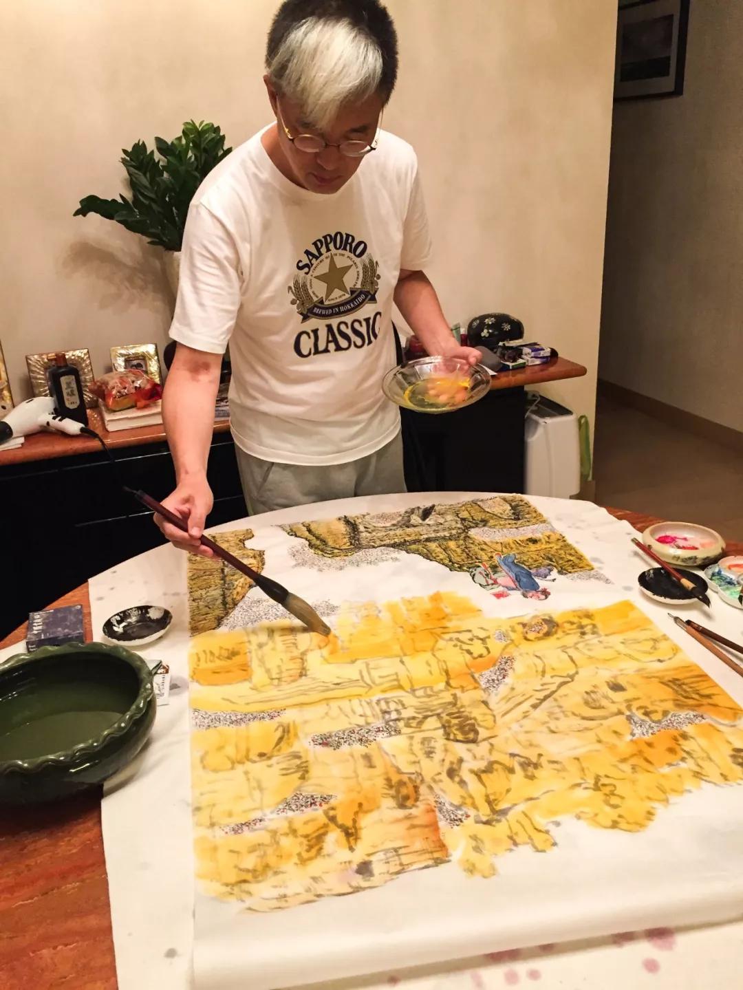 红烧肉、油条、大闸蟹……他用一支画笔,就引得无数吃货流口水