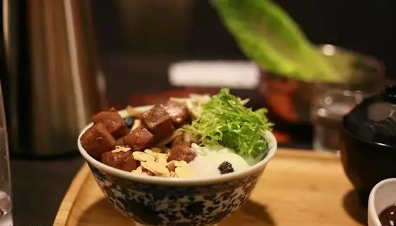 在台北,甘愿做24小时 “饮食男女”。