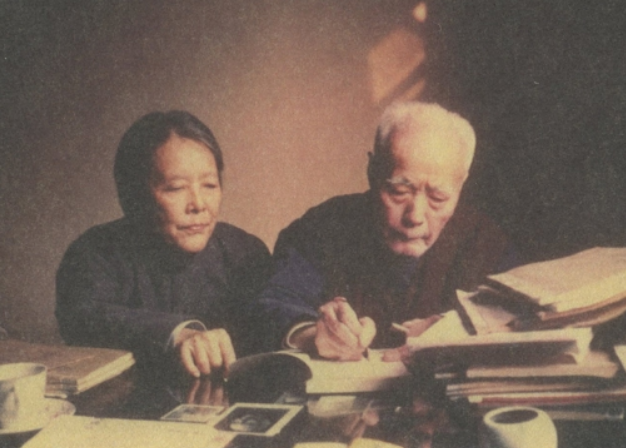 他一生娶三妻,却无一是最爱,曾给学生写万字情书:我爱你已20年