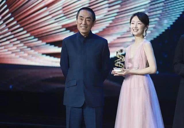 张艺谋真是造星之王,巩俐章子怡周冬雨已是三个年代的领军人物