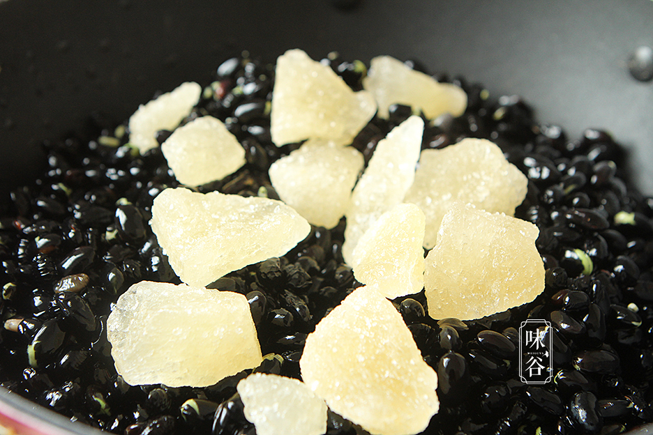 女人不想老得快,拿它当零食吃,润肤养颜,慢慢找回年轻态