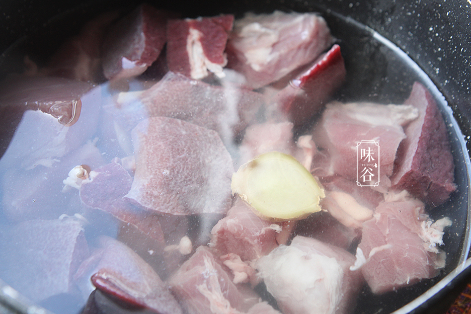 猪身上“最腥骚”的部位,广东人爱用来煲汤喝,健脾暖胃身体好
