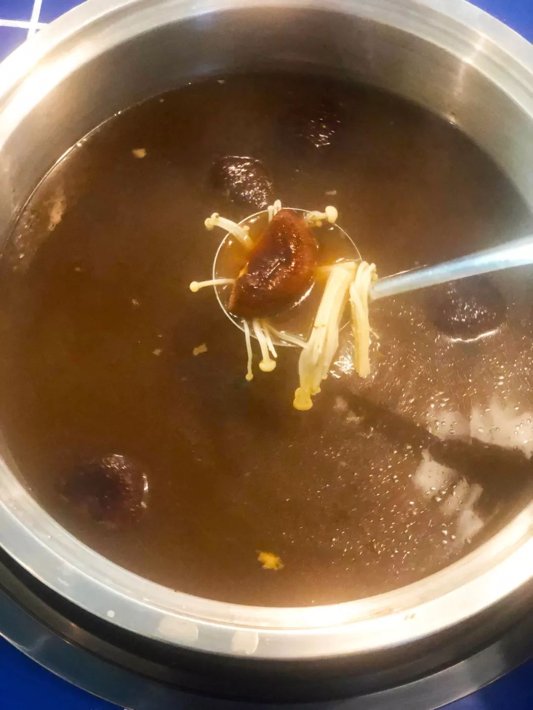 肥牛免费送+霸王餐!串串火锅届の“劳斯莱斯”登陆啦!