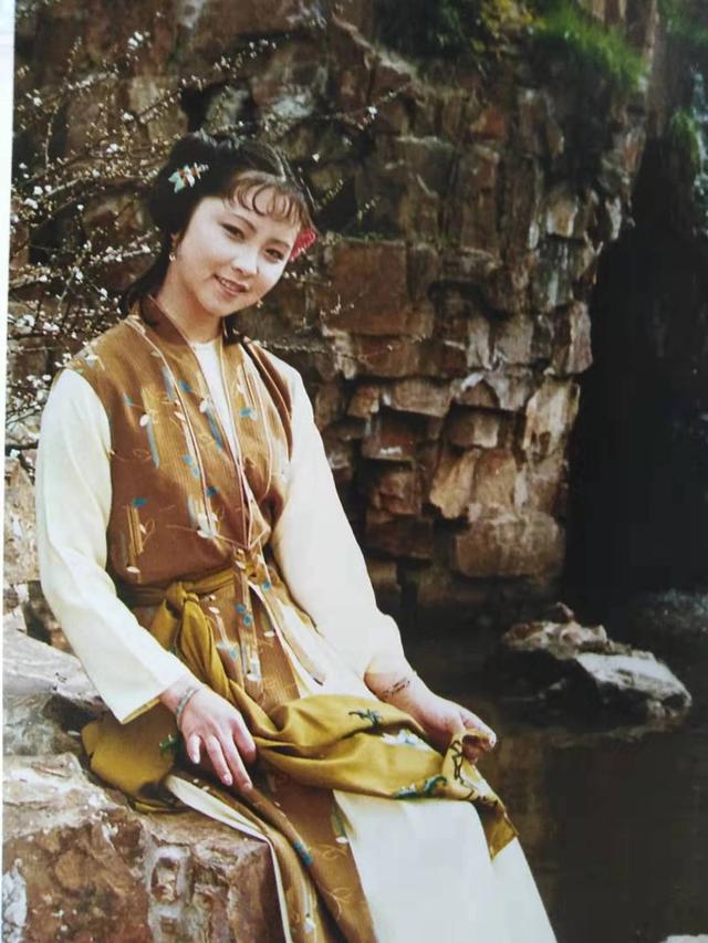 从《红楼梦》里的小红,看古代等级制度对家生奴才婚姻的影响