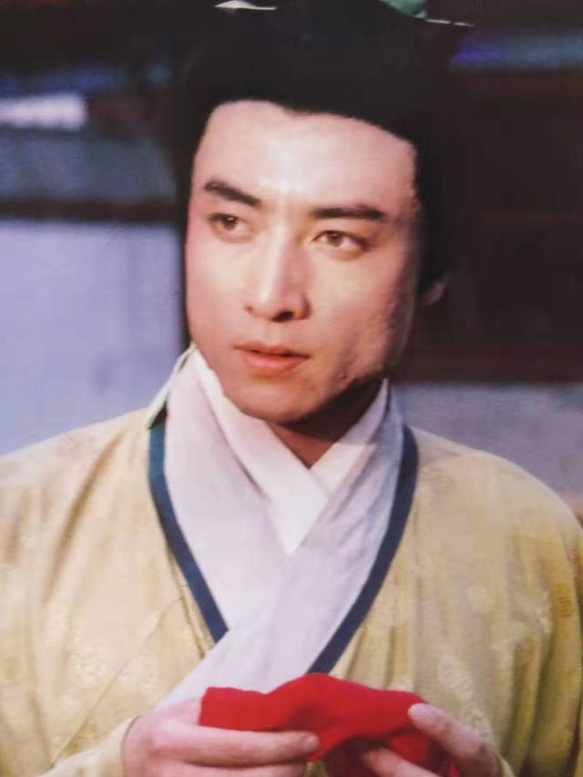 从《红楼梦》里的小红,看古代等级制度对家生奴才婚姻的影响