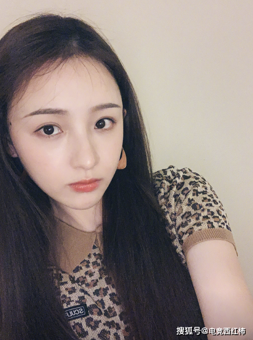 曾被王思聪力捧,如今一天收入只有100元,毁掉周二珂的不仅仅是跳槽