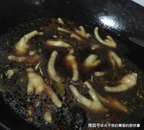 卤鸡爪,直接下锅就“坏了”!多做一步,鸡爪没腥味,好吃又入味