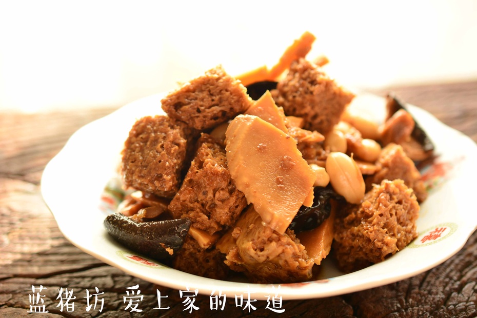 过年大鱼大肉太油腻?这道素菜比肉香,荤素搭配才健康
