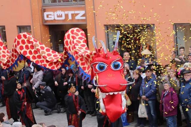 过中国春节,老外们是认真的