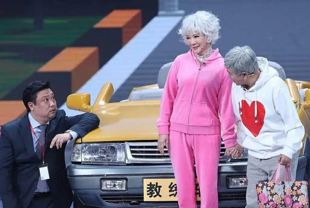 鼠年春晚首次联排,连续27年表演小品的蔡明未现身,她的节目被毙