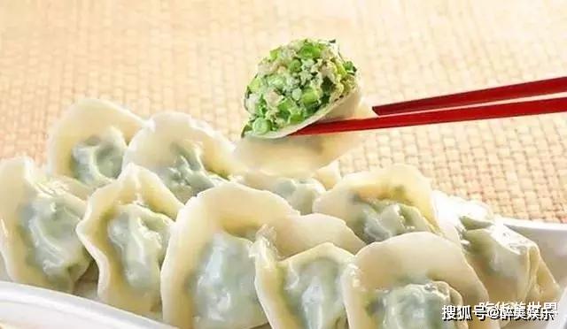 过年拌饺子馅,先放盐还是先放油?很多人弄反了,难怪馅料干柴不鲜嫩