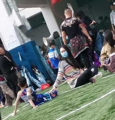 李泽楷梁洛施分手九年首度合体!同场为儿子武术比赛打气聊个不停