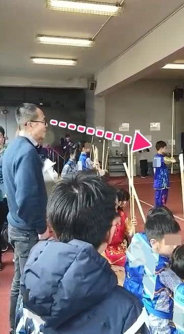 李泽楷梁洛施分手九年首度合体!同场为儿子武术比赛打气聊个不停