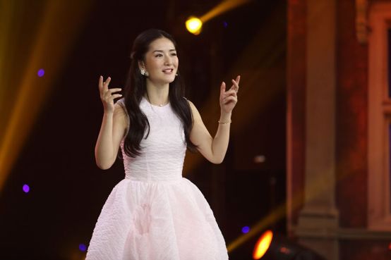 央视女主持个个牛!周涛董卿既能主持又能导演,卫视女主持差太多