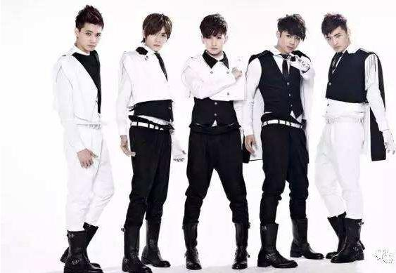 TFBOYS将告别男孩时代, YHBOYS乳臭少儿欲接棒