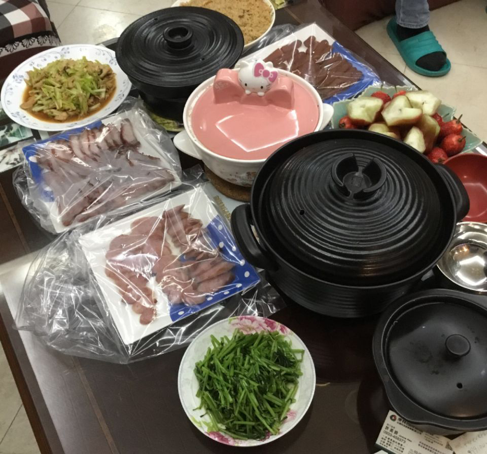 向佐夫妇春节回娘家,郭碧婷素颜憔悴头发乱,郭爸:期待更多孙子
