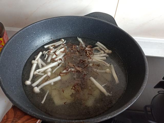 这玩意儿太鲜了,煮疙瘩汤抓1把,鲜美至极会上瘾,连吃2锅才叫停