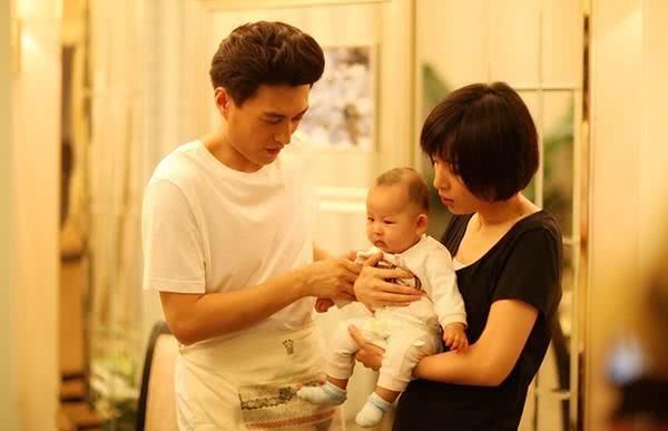 靳东是她的第二任丈夫,如今幸福美满,4岁儿子被赞最帅星二代