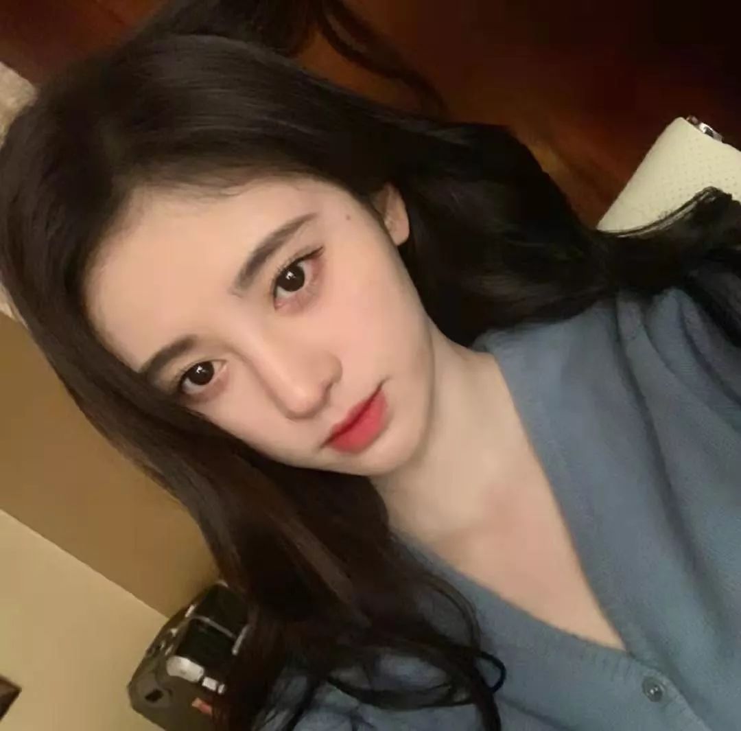 鞠婧祎《春晚》后又被质疑变脸,鼻子变大,网友嘲讽该返厂重修