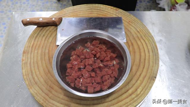 厨师长分享牛肉新吃法,牛肉鲜嫩可口,味道浓郁,别有一番风味