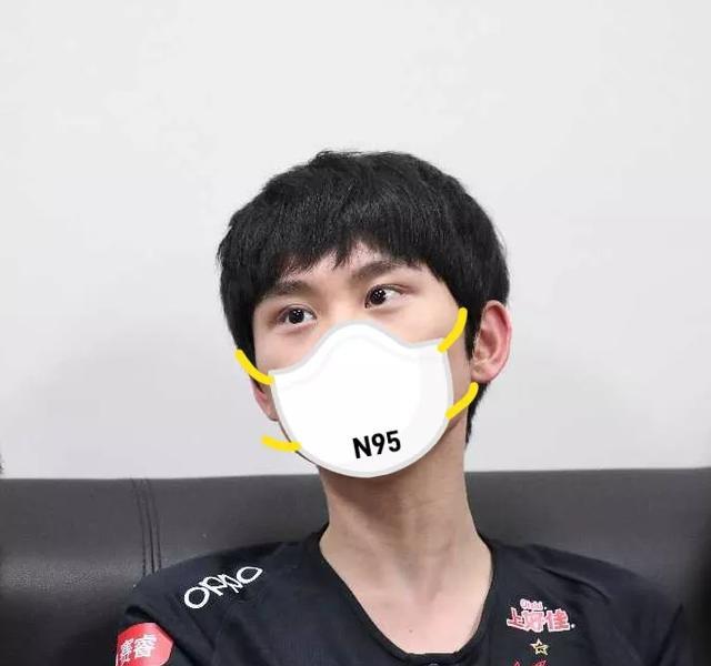 当LOL选手带上口罩:小明很高冷,Uzi嫌口罩太小,微笑是第一人