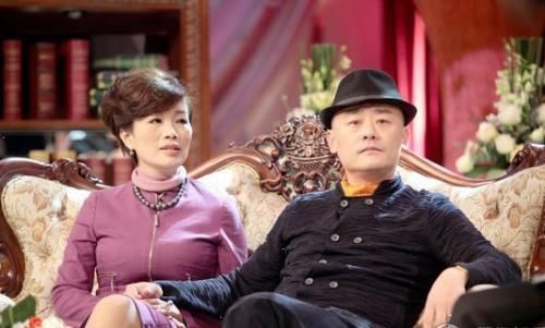 周立波直升飞机上调侃科比,引发网友众怒后,他删帖爆粗口回击