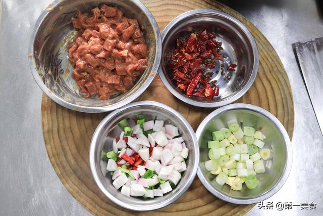 厨师长分享牛肉新吃法,牛肉鲜嫩可口,味道浓郁,别有一番风味