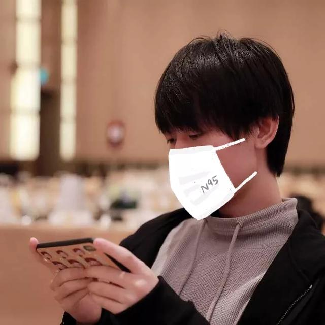 当LOL选手带上口罩:小明很高冷,Uzi嫌口罩太小,微笑是第一人