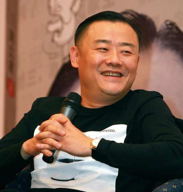 周立波直升飞机上调侃科比,引发网友众怒后,他删帖爆粗口回击