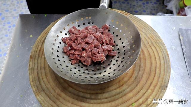 厨师长分享牛肉新吃法,牛肉鲜嫩可口,味道浓郁,别有一番风味