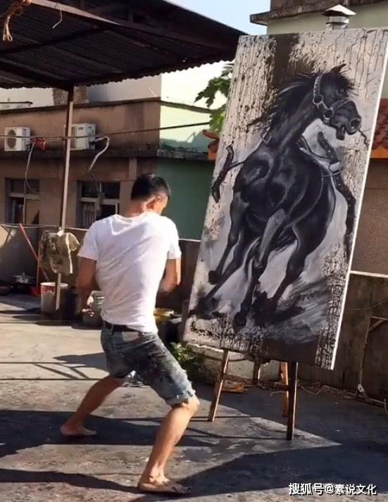 小伙模仿徐悲鸿画骏马,泼墨画显大气,作品受专家质疑