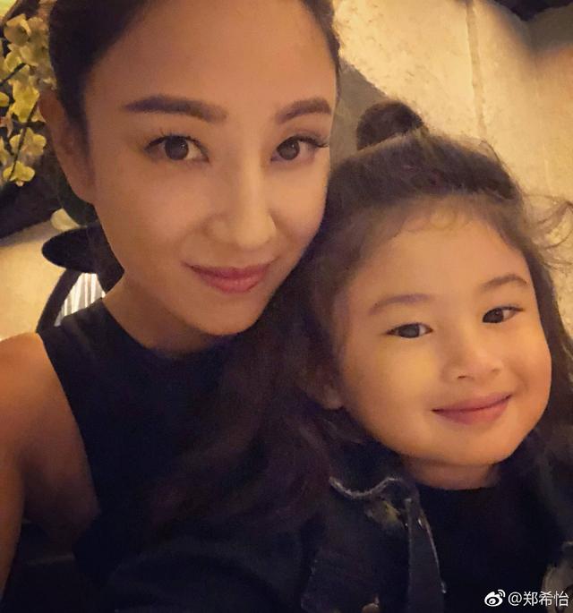 香港知名艺人爱女玩出祸要削发 外形亮眼曾担任陈冠希MV女主角