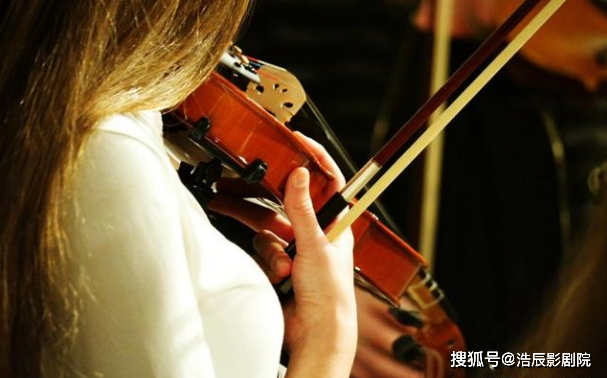 哭啼的红尘不过短暂笑场,生有几何、死又几许?谁能预料得清?