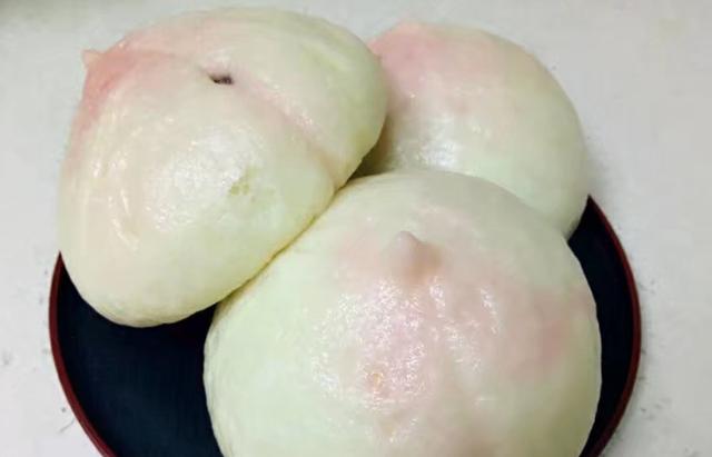 平时吃的都是普通馒头,见识到了桃子馒头,外形味道都是一流水准