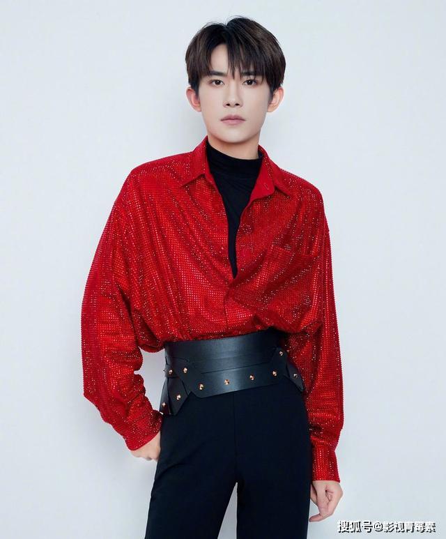 春晚热搜TOP15:杨紫第六,TFBOYS第九,易烊千玺垫底