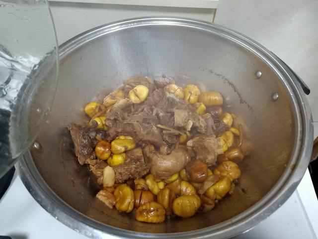 宅家不出门,老公囤了几千块钱的肉,天天晚餐有肉吃,网友:土豪