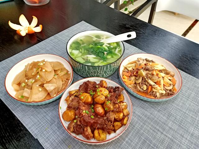 宅家不出门,老公囤了几千块钱的肉,天天晚餐有肉吃,网友:土豪