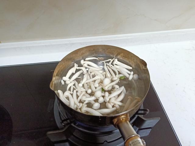 宅家不出门,老公囤了几千块钱的肉,天天晚餐有肉吃,网友:土豪