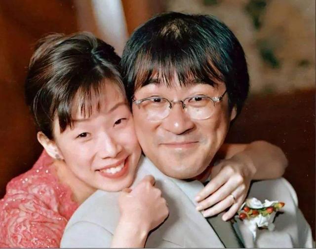 53岁林忆莲与小11岁男友相恋八年分手,与李宗盛离婚曾与初恋复合