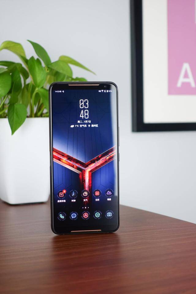 5G手机流行趋势确定,小米三星和红魔跟它比都是弟弟