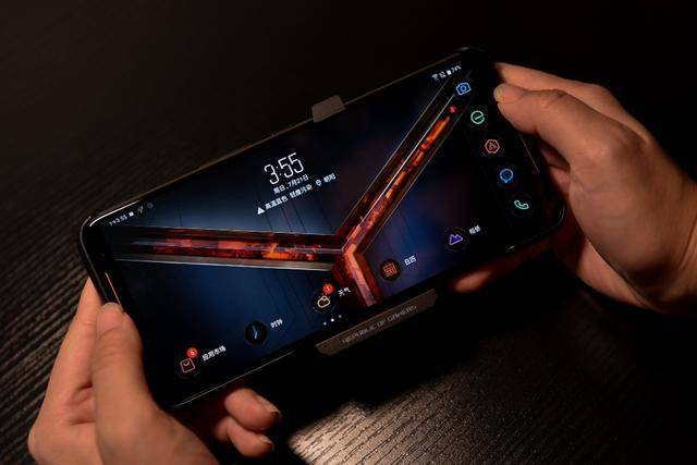 5G手机流行趋势确定,小米三星和红魔跟它比都是弟弟