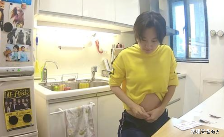40岁女星嫁大12岁男演员,把17岁继子当亲儿子,因自己没孩子痛哭
