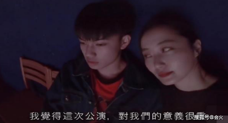 40岁女星嫁大12岁男演员,把17岁继子当亲儿子,因自己没孩子痛哭