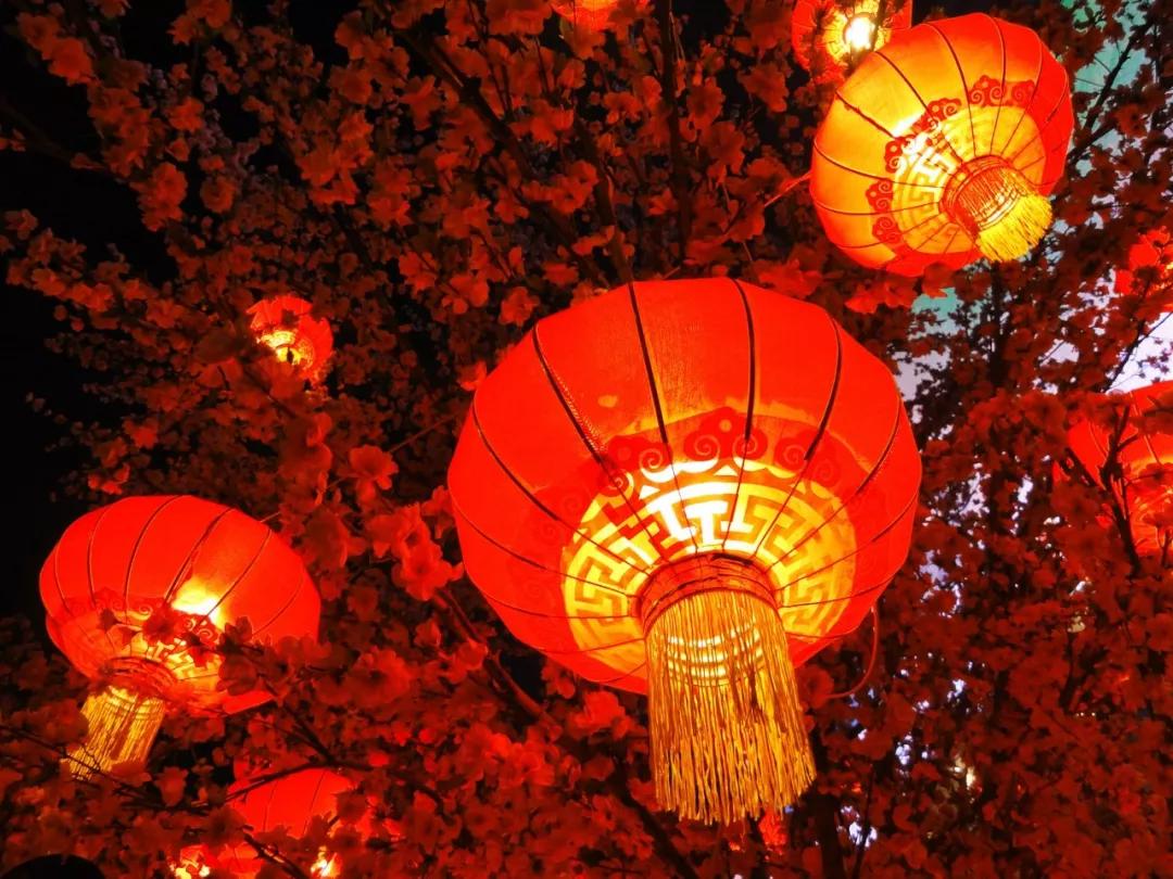 元宵节诗词30首:月上柳梢头,花市灯如昼
