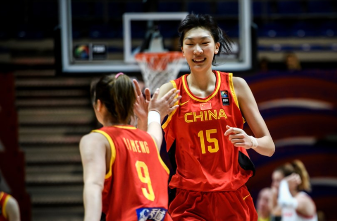 女篮挺进奥运会引热议!名记盛赞李梦如詹姆斯,马健:天佑中华
