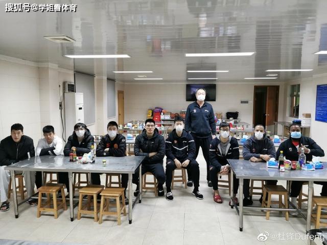 杜锋祝贺女篮获奥运资格,男篮却获1意外情况,进奥运会难上加难