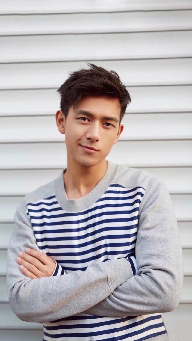《亲爱的热爱的》完结6个月,杨紫李现仍撒糖,为武汉加油超暖心