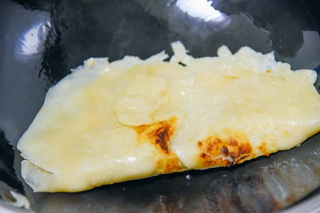十分钟早餐系列:不用和面不用平底锅,葱花烙饼在家也能做!
