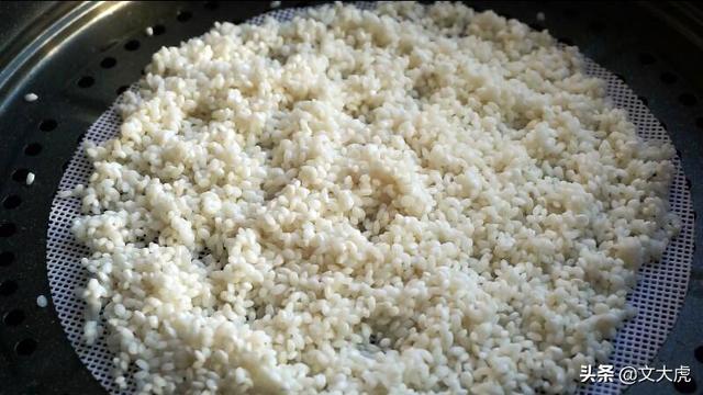 馄饨皮新吃法,一半蒸一半煎,比饺子简单,外面买不到
